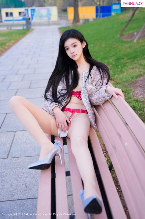   [XiuRen]高清写真图 2024.05.06 No.8489 龙雪儿 丝袜美腿第43张图片